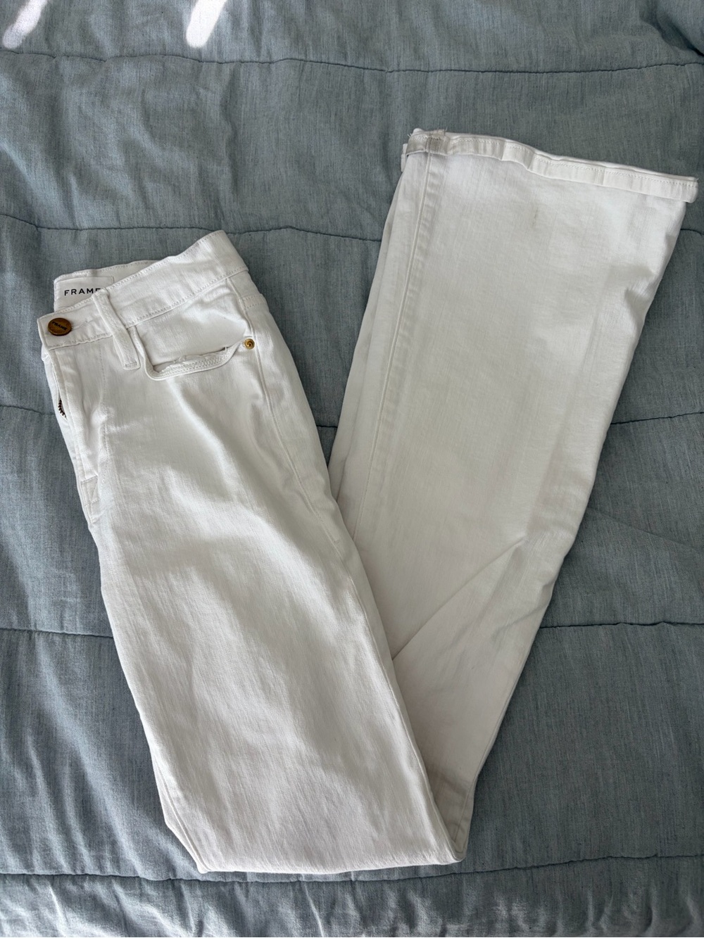 Frame Denim White le high flare Jeans